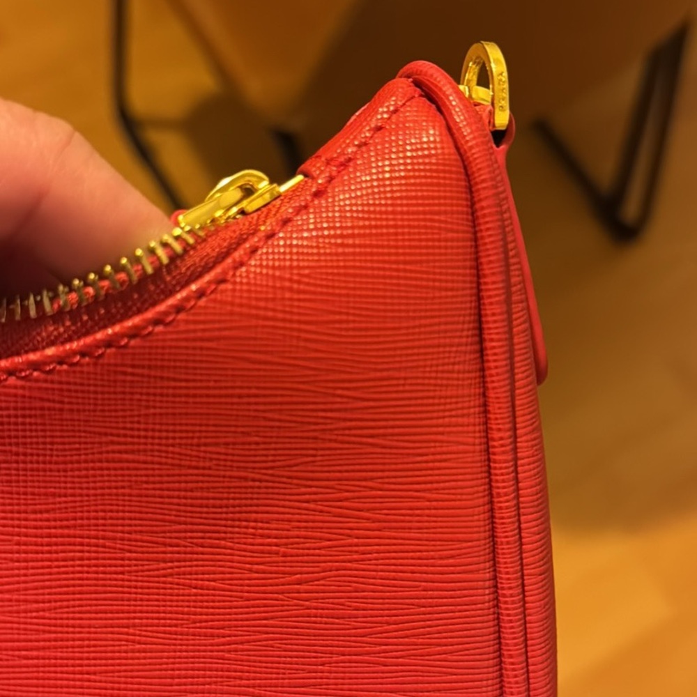 luxury inspired Crossbody/ shoulder purse with removable strap - Picture 5 of 6